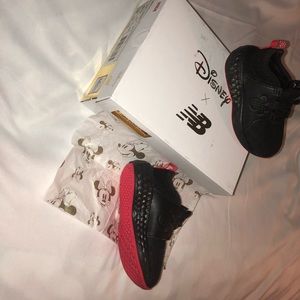 Disney inspired New Balance: Sneaker